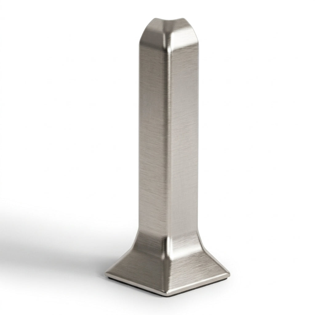 Accesorio Zoclo Aluminio Liso 01